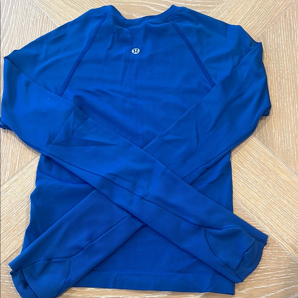 lululemon athletica Blue cropped Long Sleeve swiftly